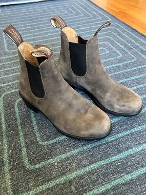 Blundstone Antique Brown Heeled Chelsea Ankle Boots